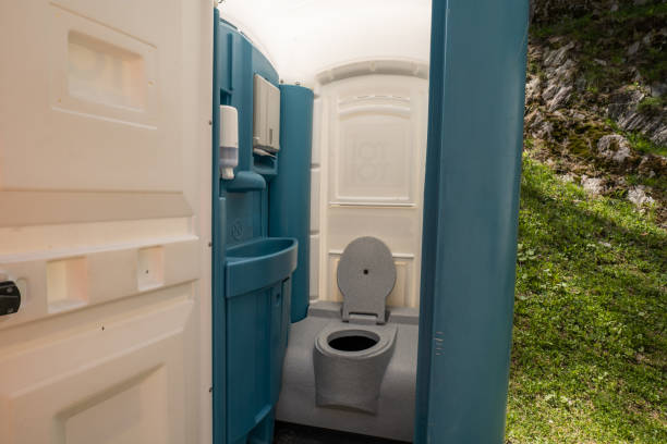 Best Portable restroom trailer rental  in Middlesex, NC